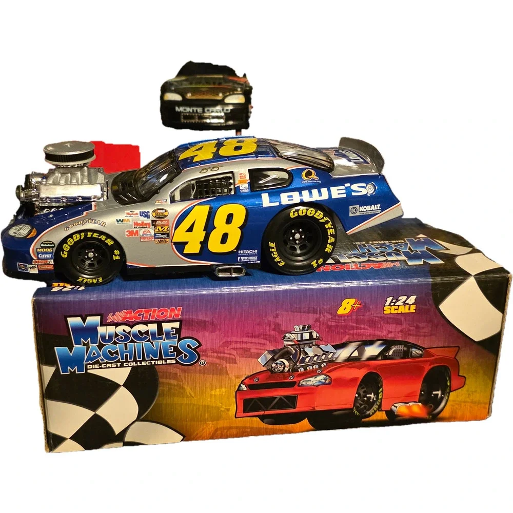 Jimmie Johnson #48 Lowe's 2005 NASCAR Muscle Machines 1/24 Action Diecast Nascar